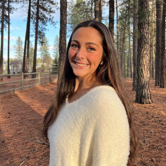 Meet your Posher, Kylie - Picture 1 of 1